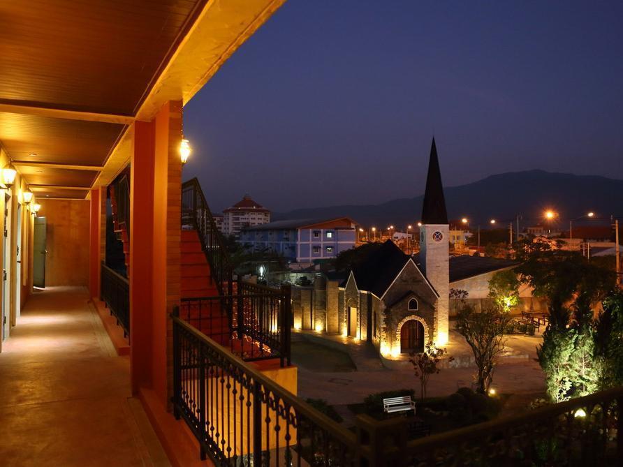 San Pareni Hotel Chiang Mai Exterior photo