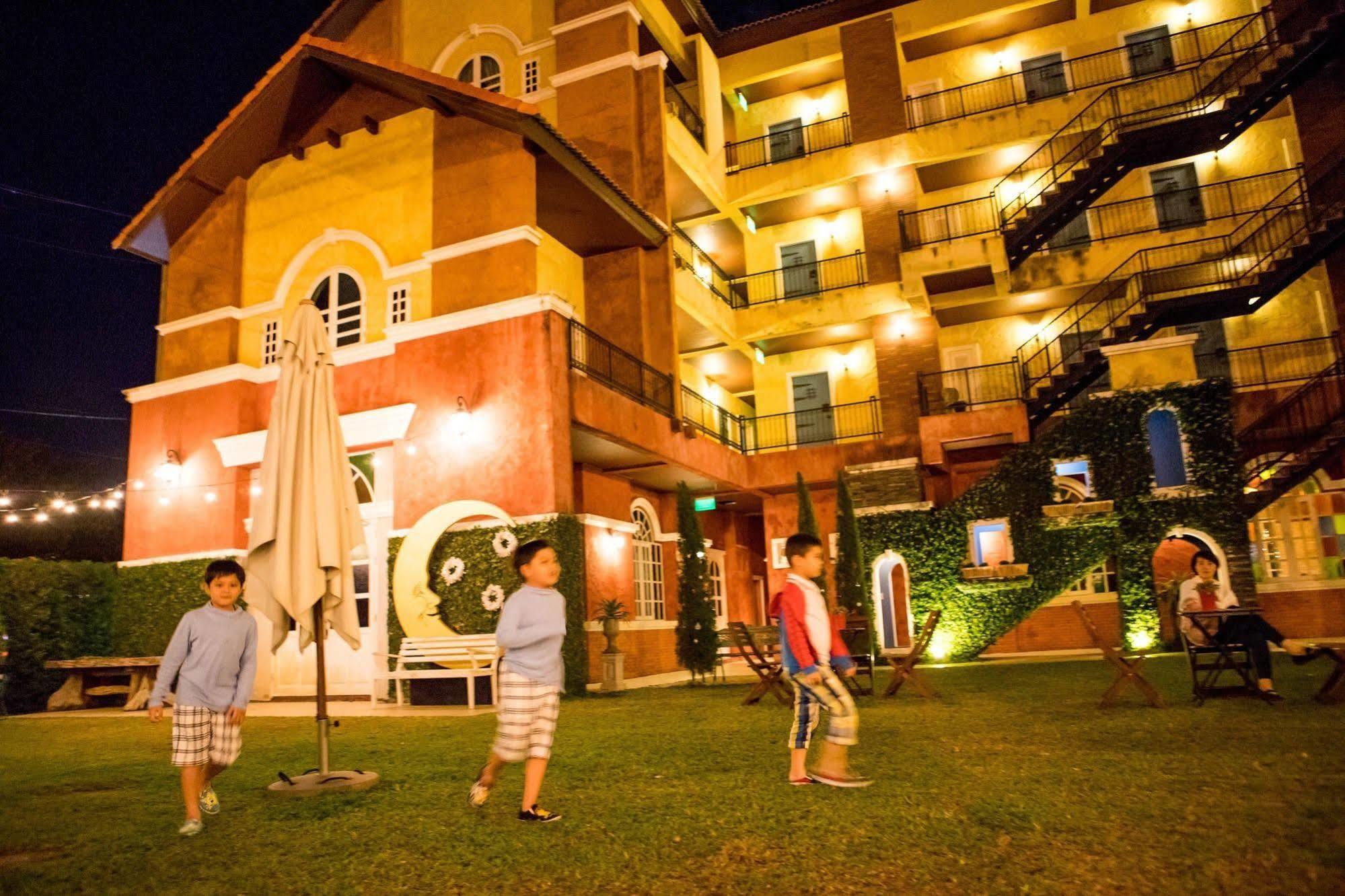 San Pareni Hotel Chiang Mai Exterior photo