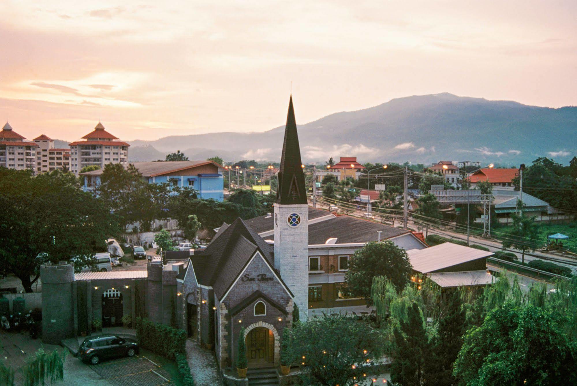 San Pareni Hotel Chiang Mai Exterior photo